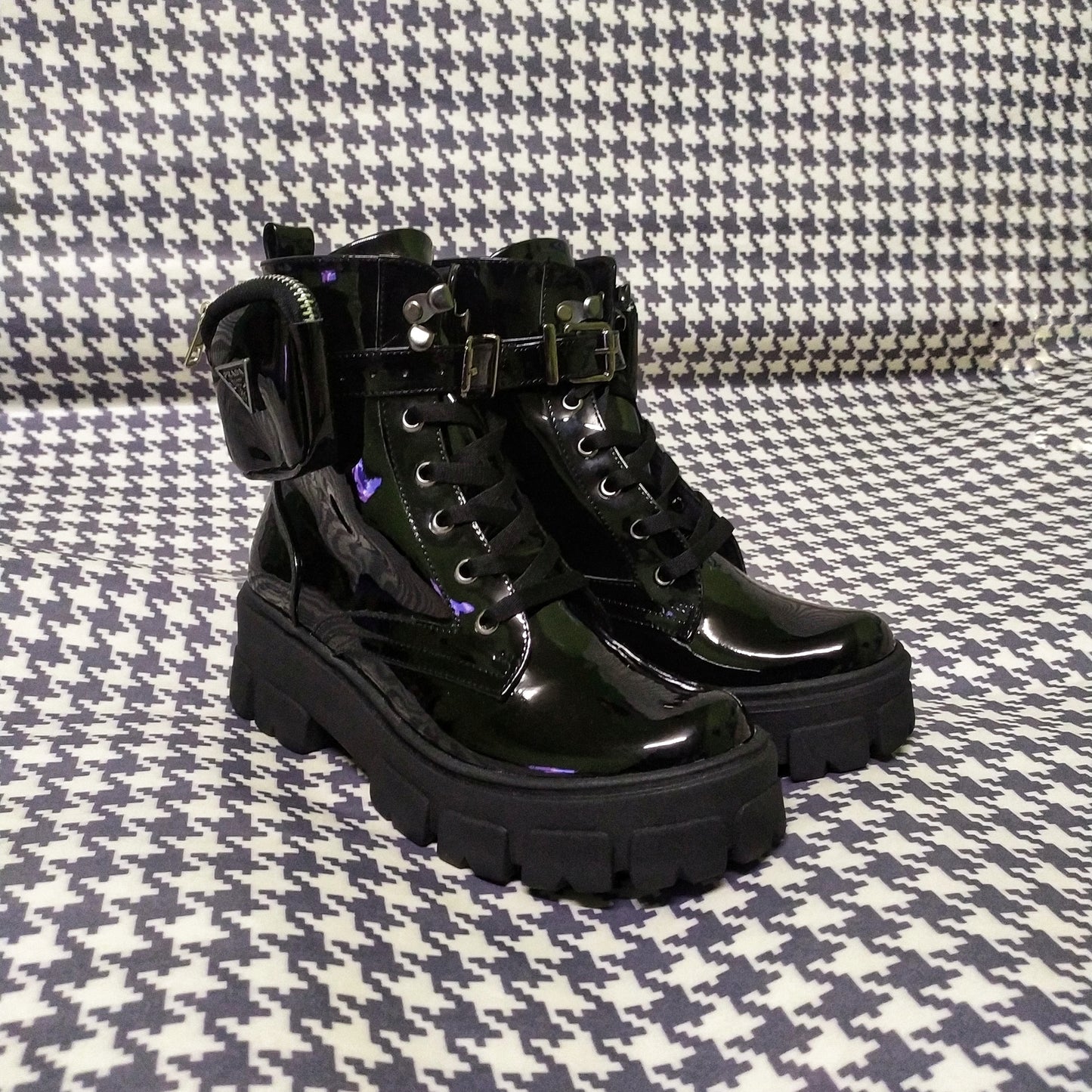 CombatsPrada Negro Charol